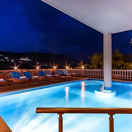 Appartement Luxury 2 - Goro W Pool, Parking And Himarë