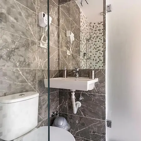 Luxury 2 - Goro W Pool, Parking And Himarë