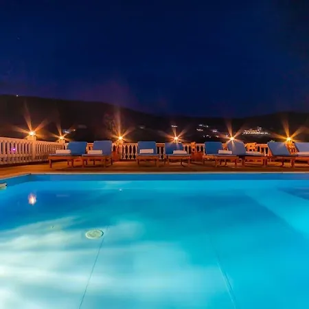 Luxury 2 - Goro W Pool, Parking And Apartment