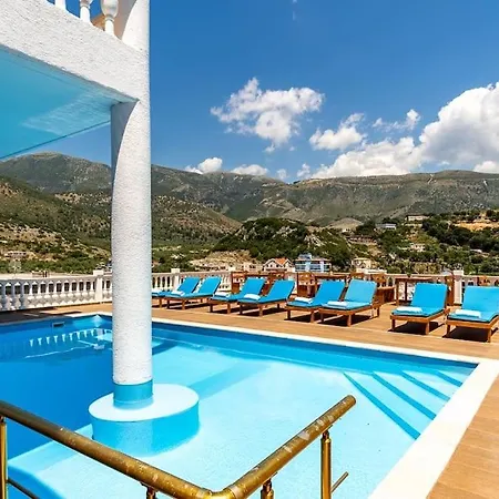 Luxury 2 - Goro W Pool, Parking And