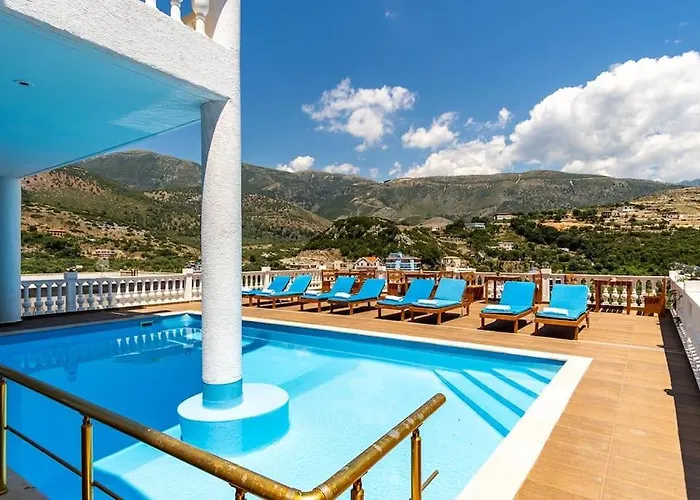 Luxury 2 - Goro W Pool, Parking And Daire Himarë