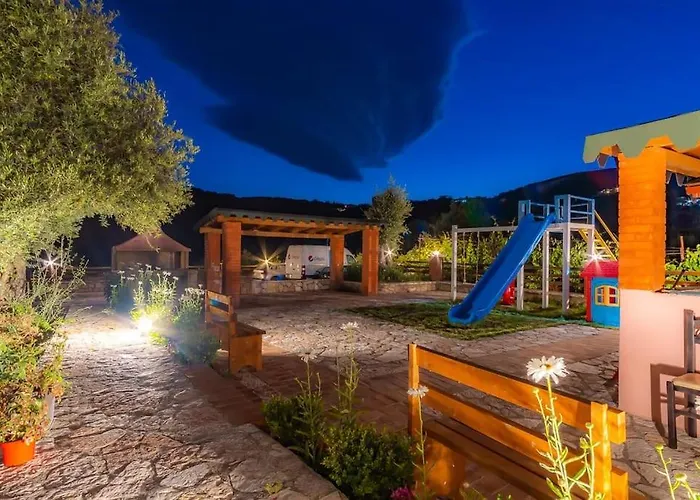 Luxury 2 - Goro W Pool, Parking And