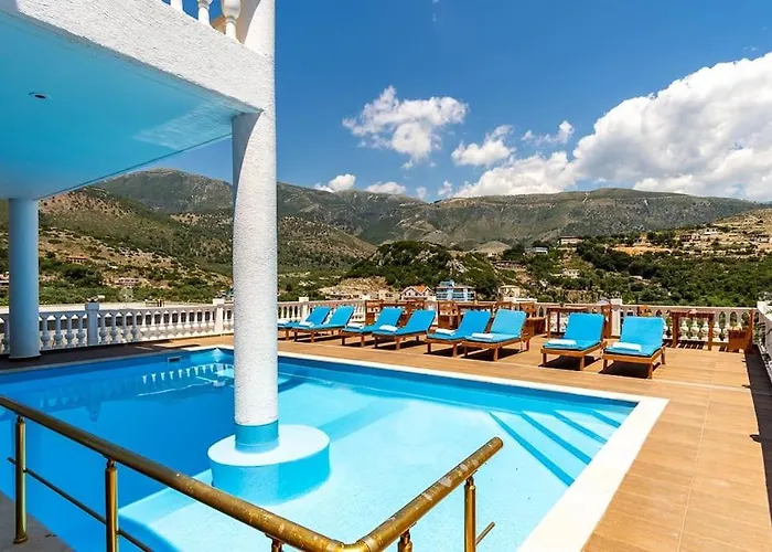 Luxury 2 - Goro W Pool, Parking And